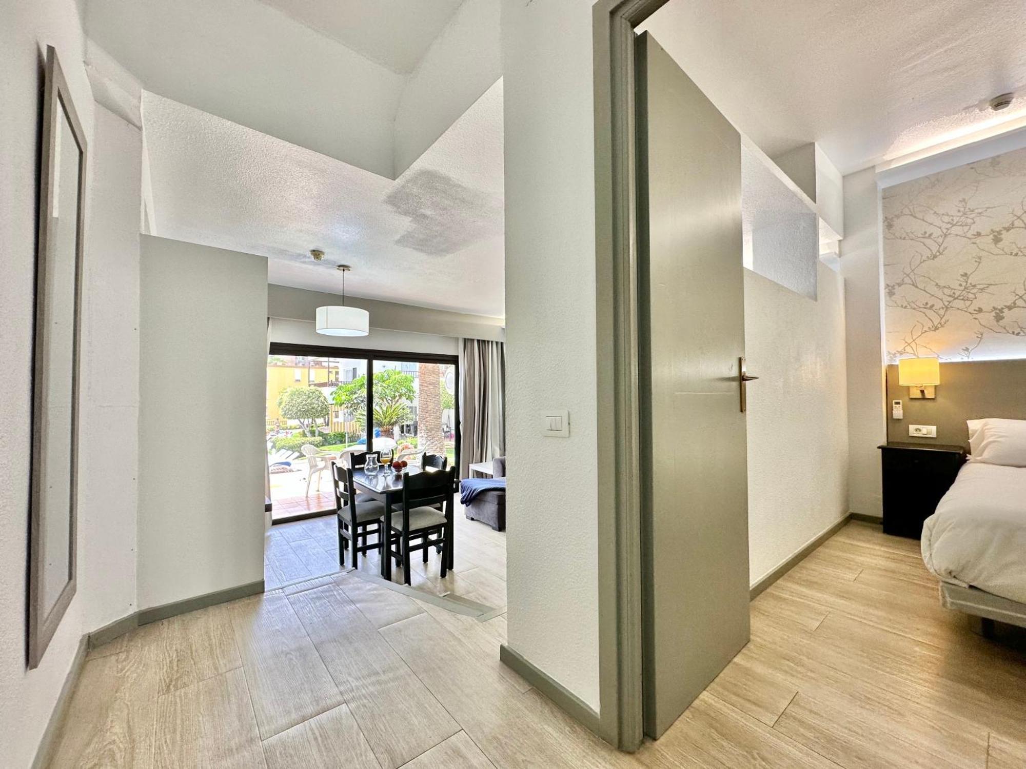 Pool Views Terrace Apartment Los Cristianos  Ngoại thất bức ảnh